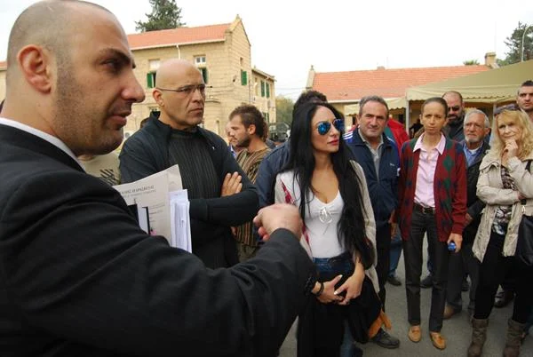 Δημόσια παρουσία – προστασία δανειοληπτών